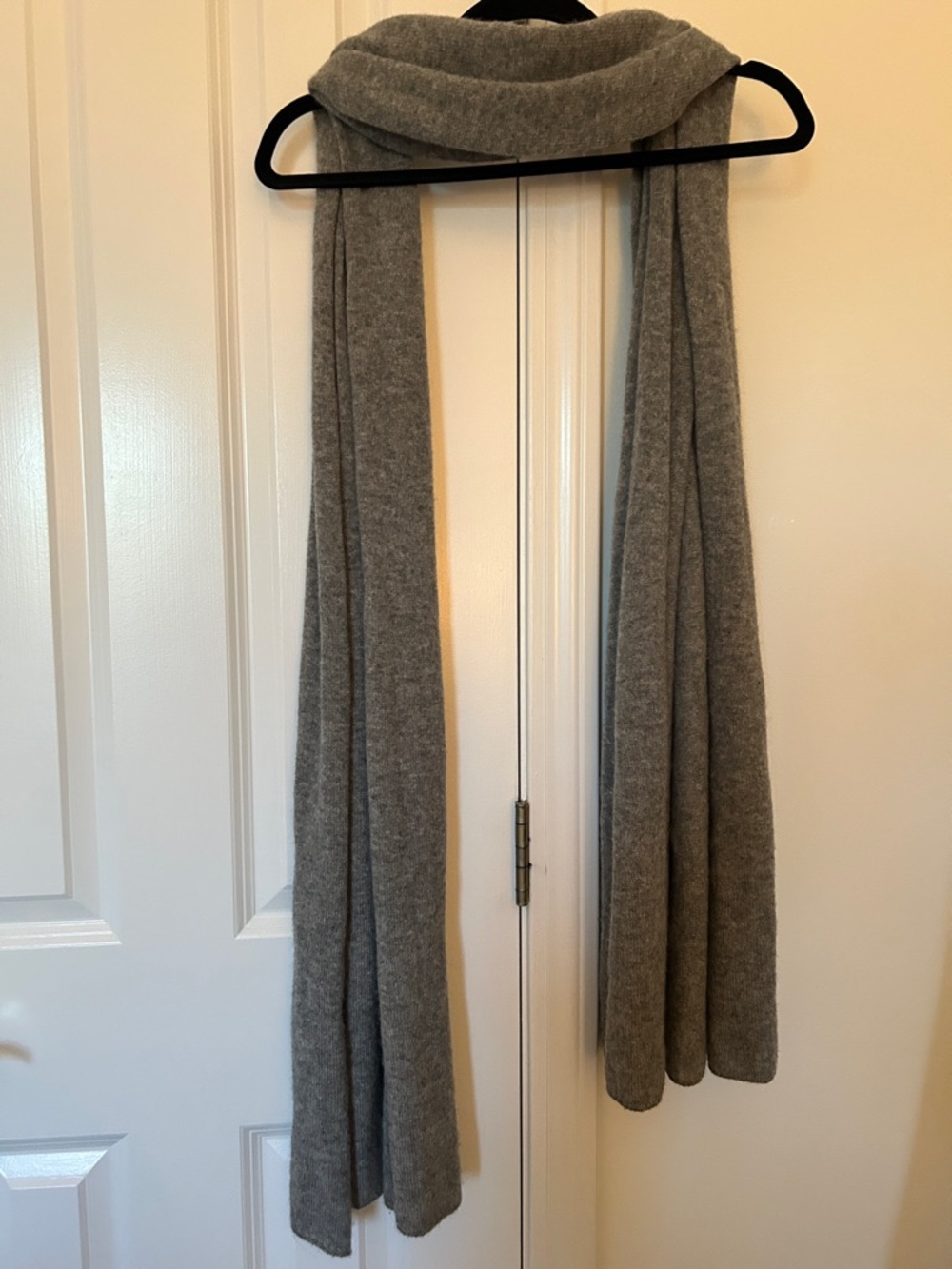 Amicale All Season Cashmere Light Gray Cashmere Blanket Scarf - One Size - Picture 3 of 6